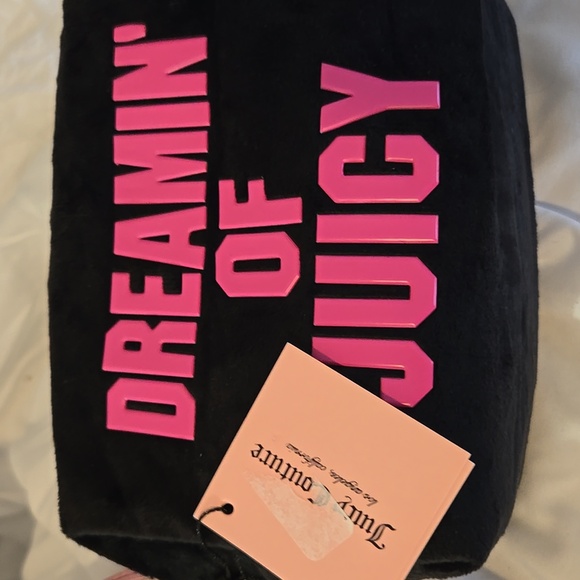Juicy Couture Dreamin' of Juicy Cosmetic Bag With NWT JUICY WRISTLET And Goodies - Picture 9 of 9